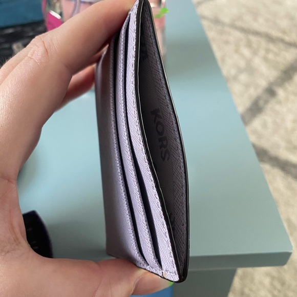 Lavender purple Michael Kors card holder - Picture 2 of 3